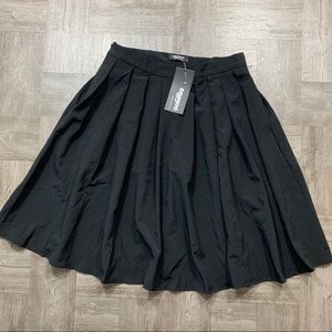 Zeago black skirt w/ pockets
